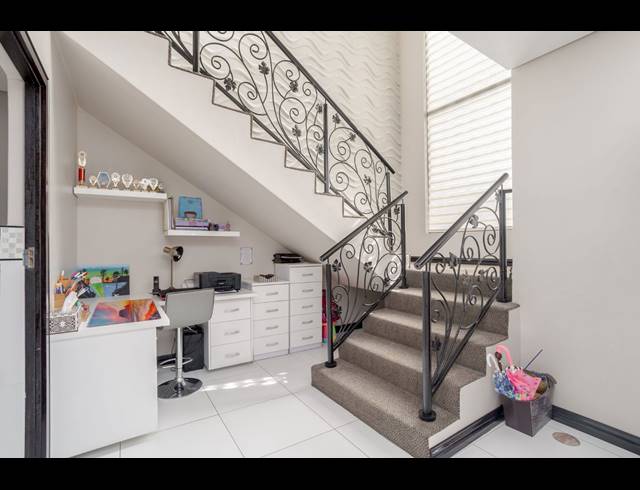 4 BEDROOM DUPLEX FOR SALE IN BEVERLEY HILLS